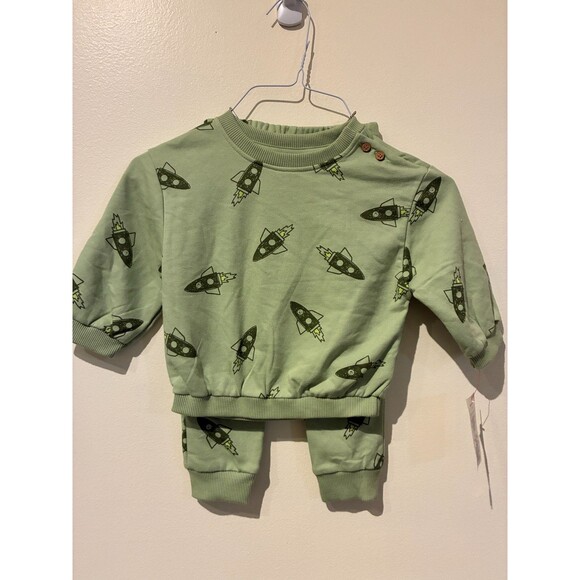 NWT Cat & Jack Green Rocket Sweatshirt & Pants Outfit - 18M - Picture 1 of 4